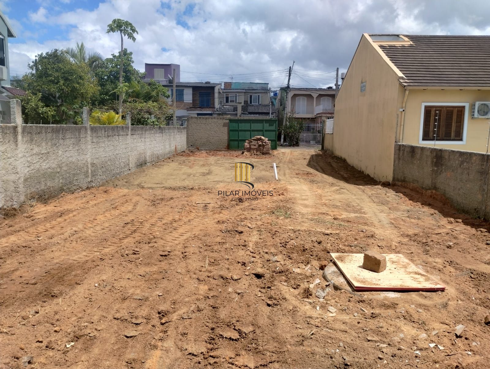 Terreno no bairro Jardim Leopoldina com 300m2 com projeto de construção aprovado