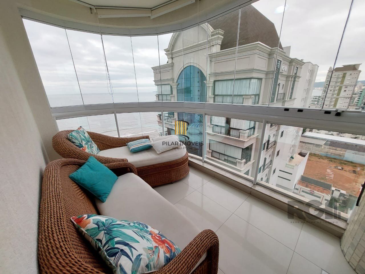 APARTAMENTO 3 SUITES - ANDAR ALTO - VISTA PARA O MAR - MEIA  PRAIA - ITAPEMA - SC