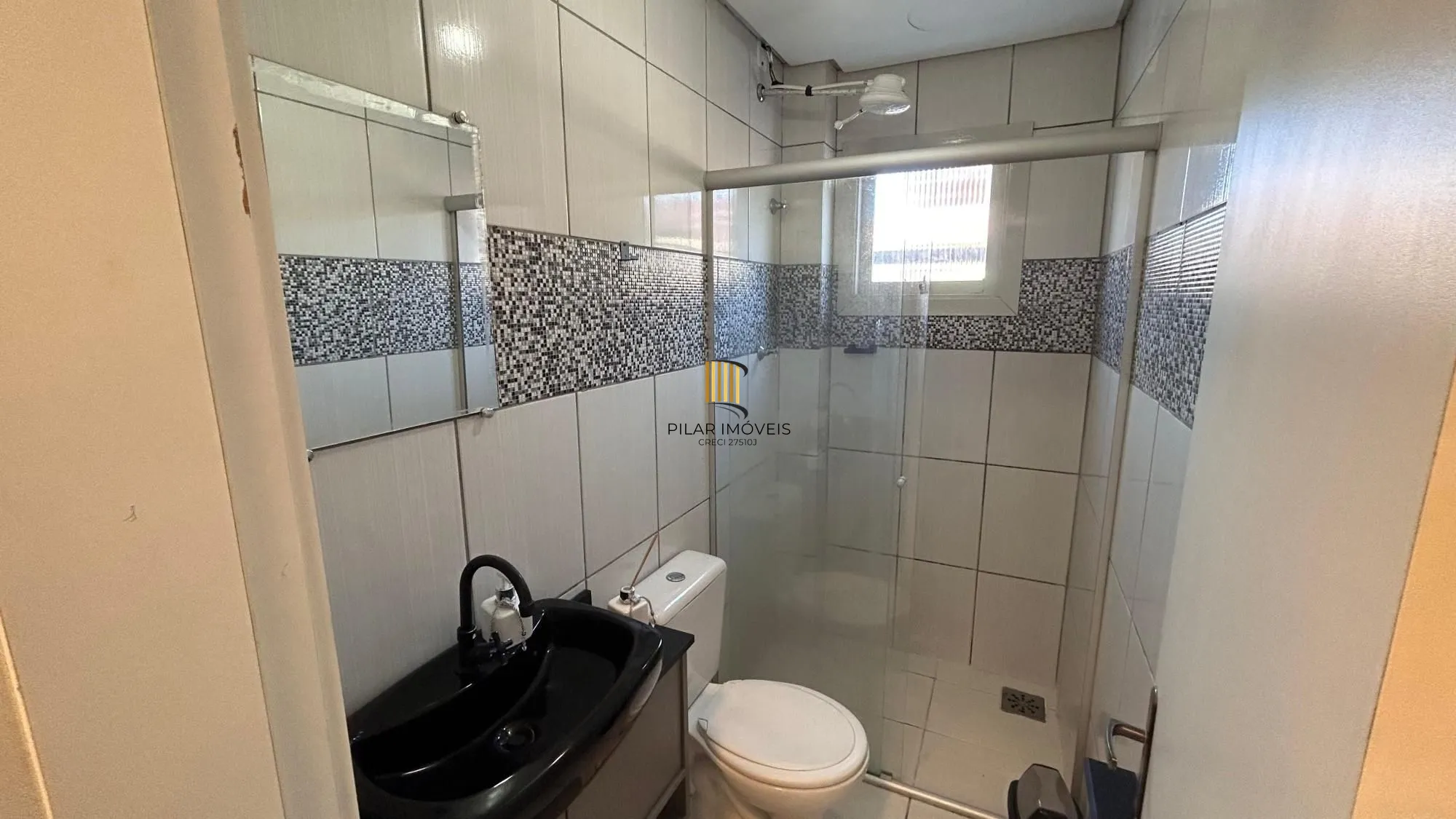 Apartamento 2 dormitórios no bairro Jardim Algarve