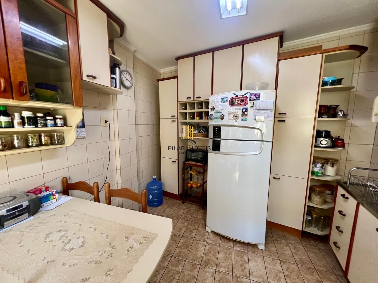 Apartamento 3 dormitórios com 80m2 no bairro Floresta.