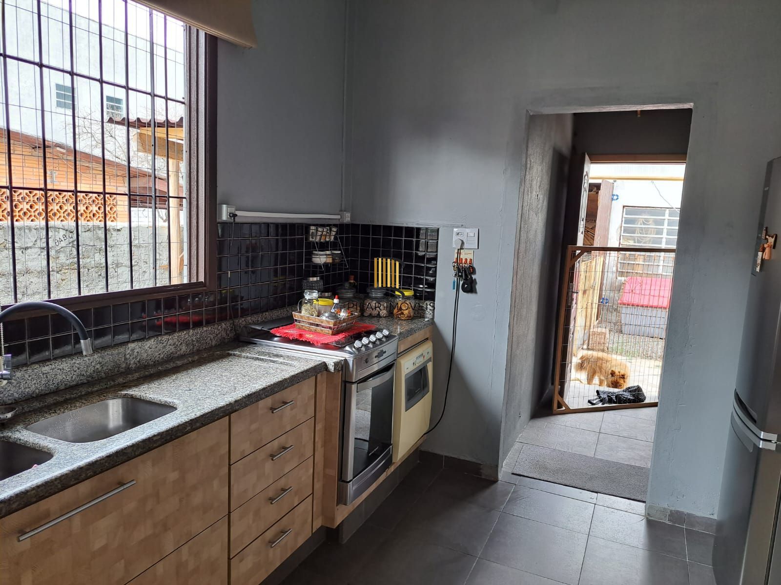 Casa com 02 quartos (01 suíte), 03 vagas no Bairro Sarandi em Porto Alegre