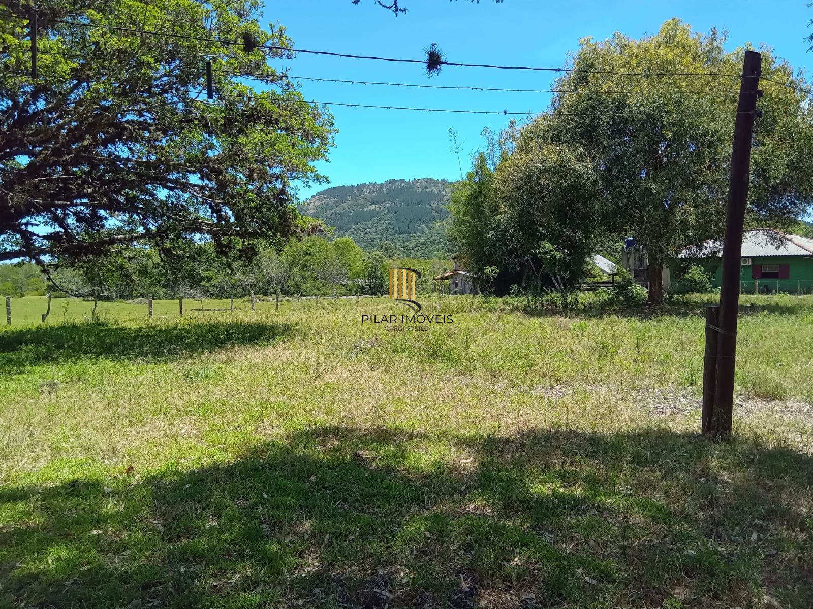 Sitio com 13 mil metros com casa !