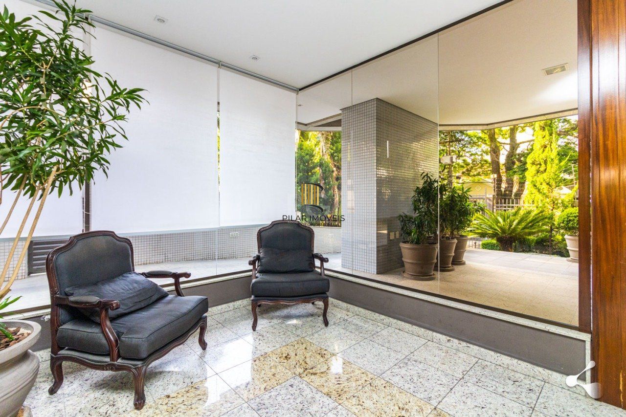 Espetacular Apto. semi mobiliado no bairro Rio Branco, Porto Alegre/RS, um por andar, 195m, andar alto, lareira, churrasqueira, 3 suites, 4 vagas