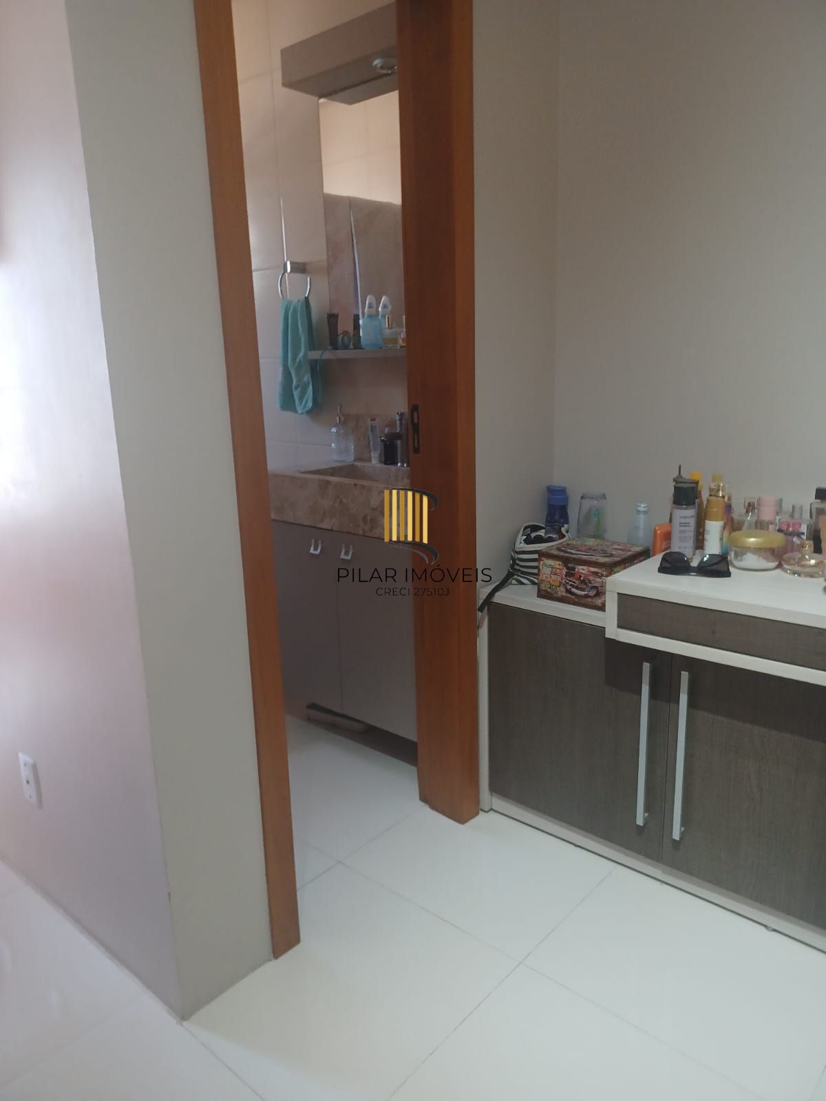 Casa 3 dormitórios no bairro Guarujá