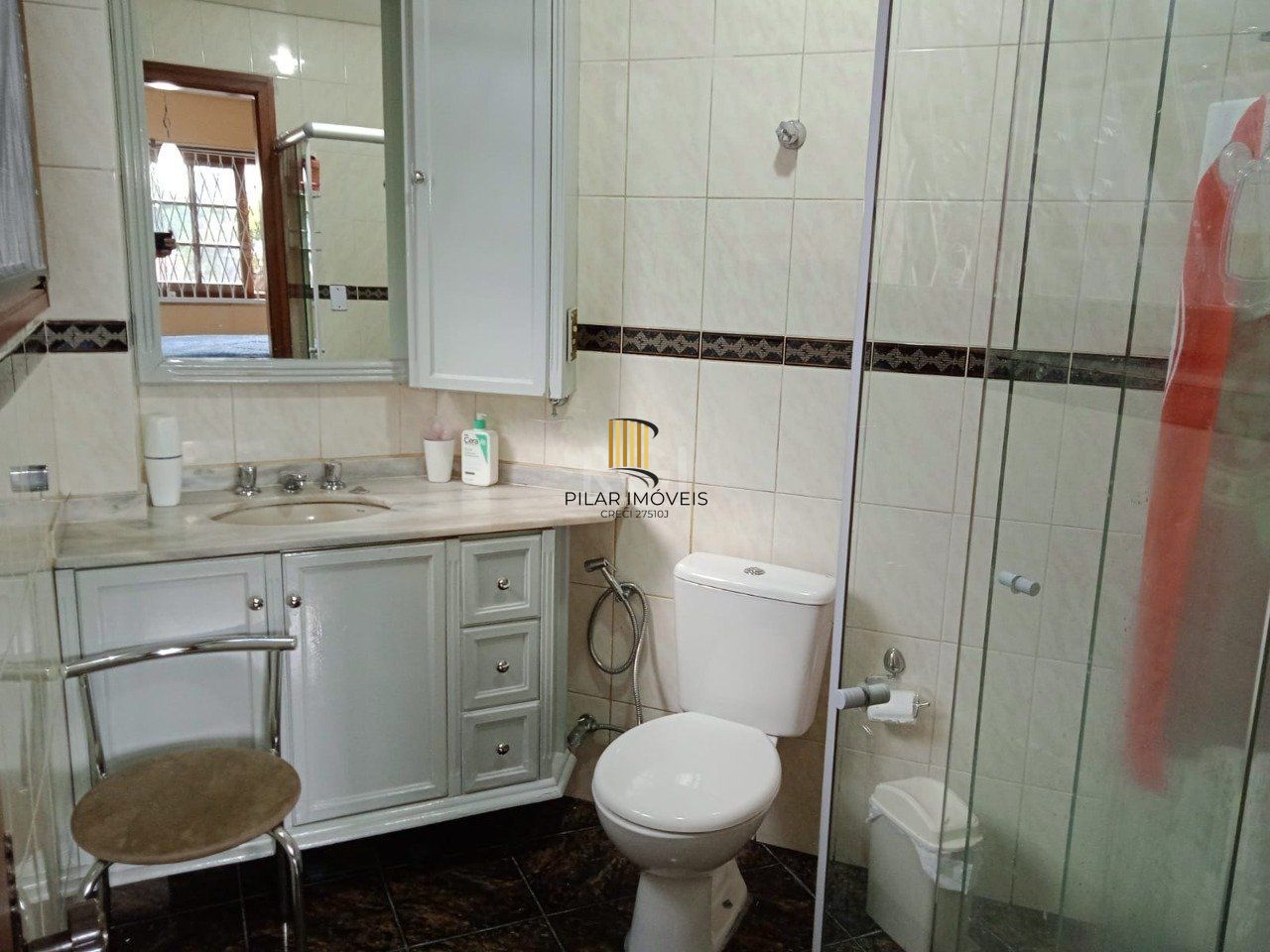 Apartamento com 128.25m², 3 dormitórios, sendo 2 suites, 1 vaga, Petrópolis,