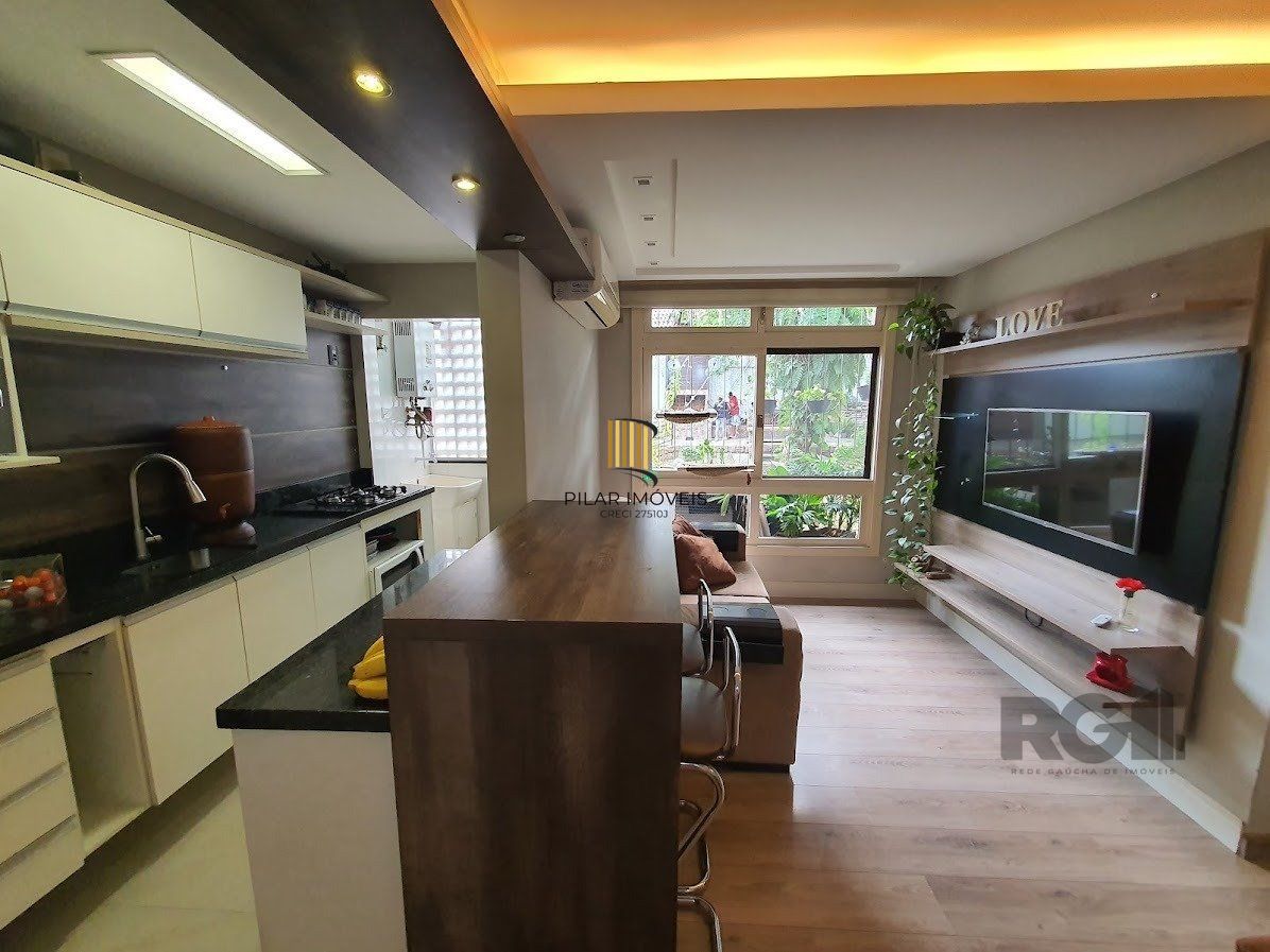 Apartamento com 3 quartos, vagas de garagem, semi mobiliado - 68m² no bairro Medianeira, Porto Alegre/RS