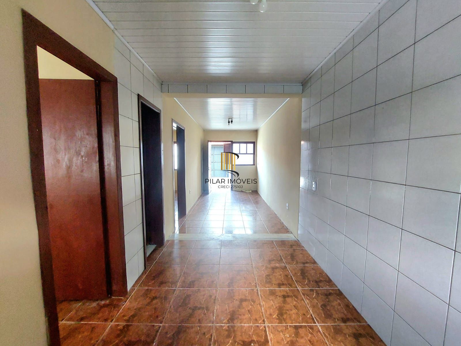 Casa mobiliada dois dormitórios e vaga no bairro  Hipica.