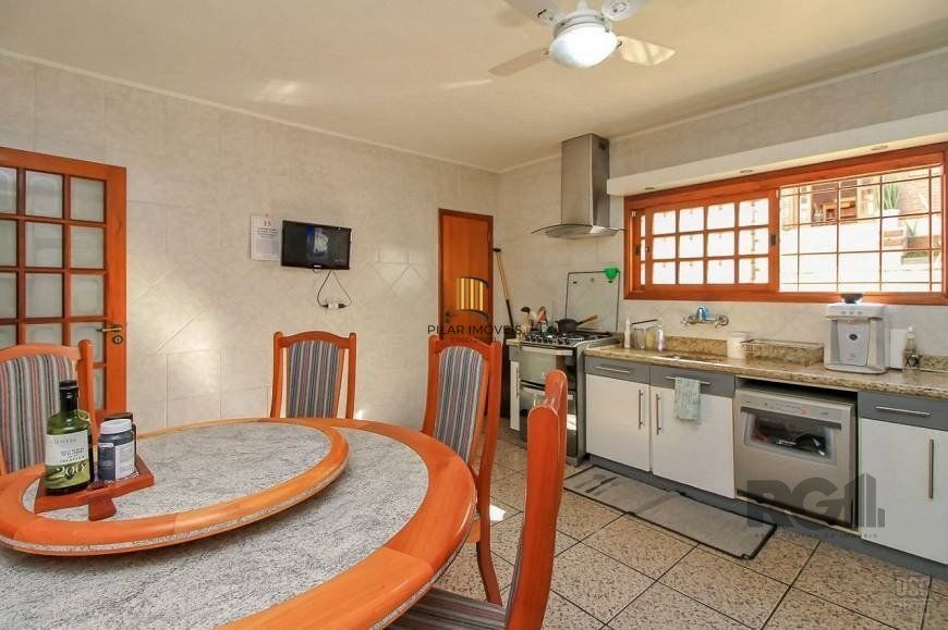 Casa com 3 Dormitórios no Bairro Tristeza na Zona Sul de Porto Alegre