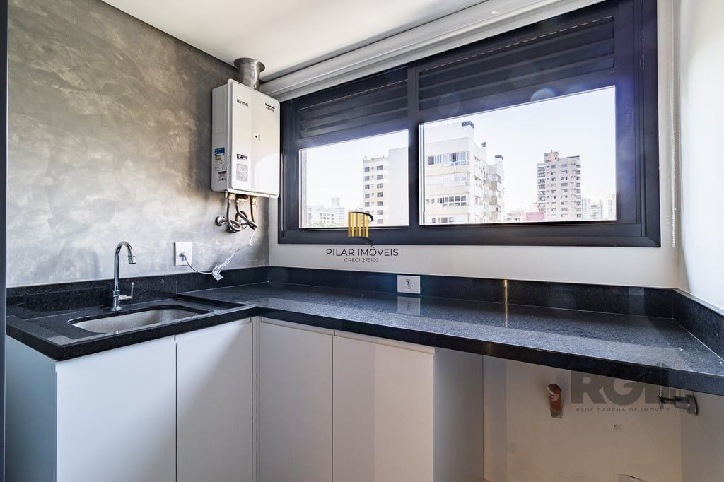 Apartamento para Venda - 130.07m², 3 dormitórios, sendo 3 suites, 3 vagas - Petrópolis