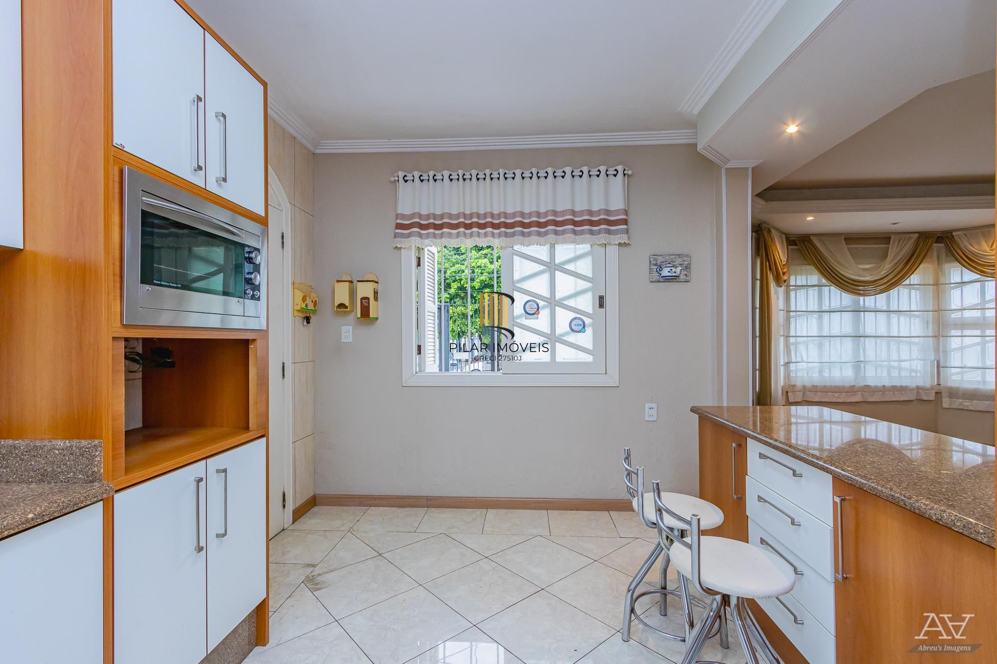 Linda Casa com 3 suítes no Santa Fé