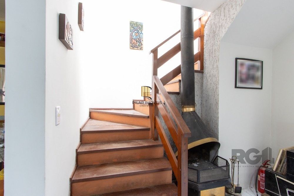 Casa 3 dormitórios no bairro Serraria