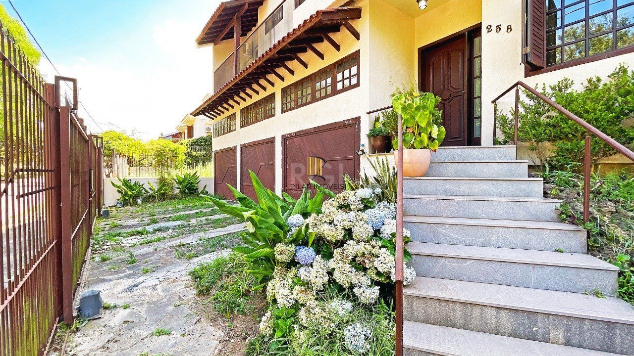 Casa 4 Suítes e 6 vagas de garagem no bairro Jardim Itu
