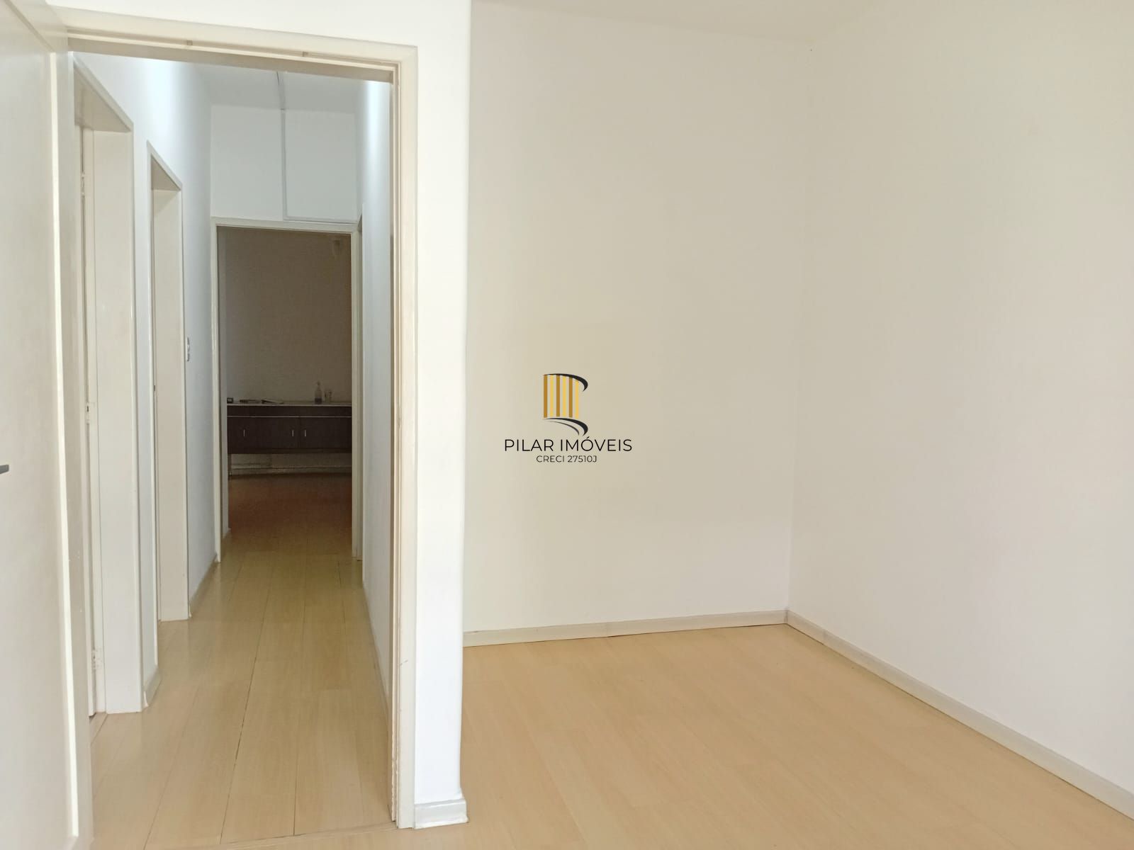 Apartamento 3 dormitórios, frente, sacada no bairro Santana - Porto Alegre - RS