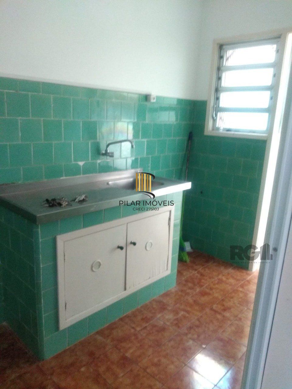 Apartamento com 2 quartos, 1 vaga de garagem, no bairro Medianeira, Porto Alegre/RS