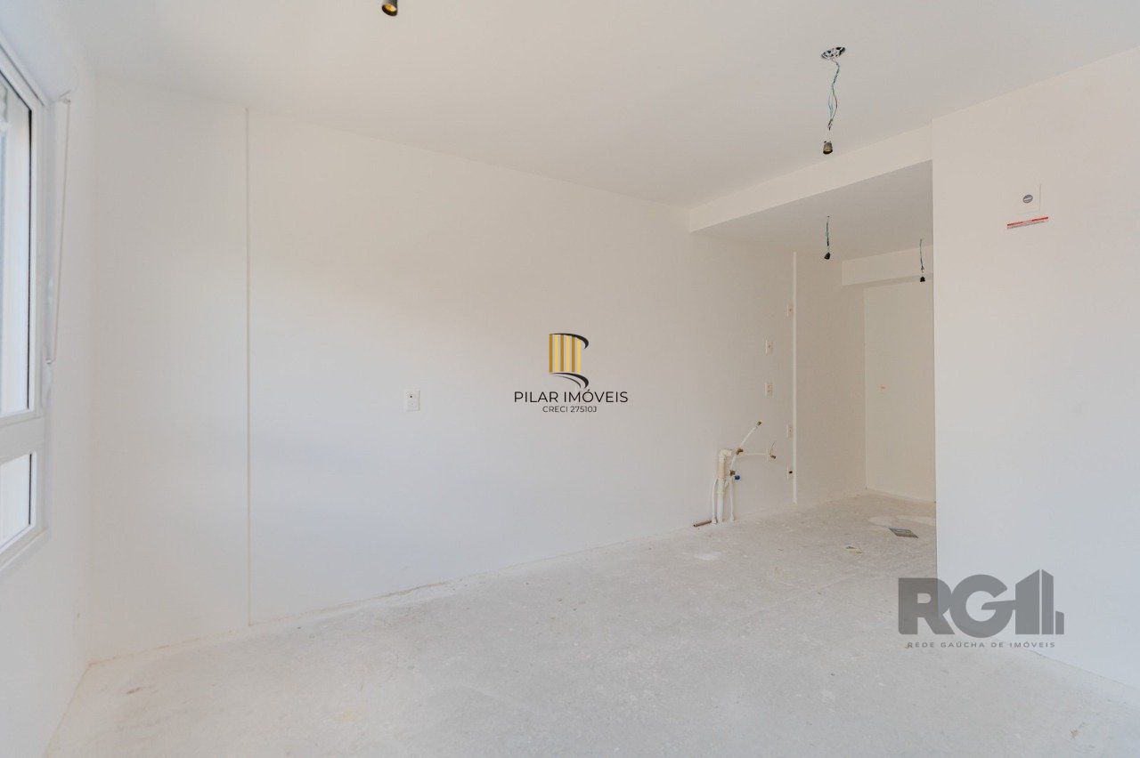 Apartamento com 01 quarto e 01 vaga no Bairro Partenon