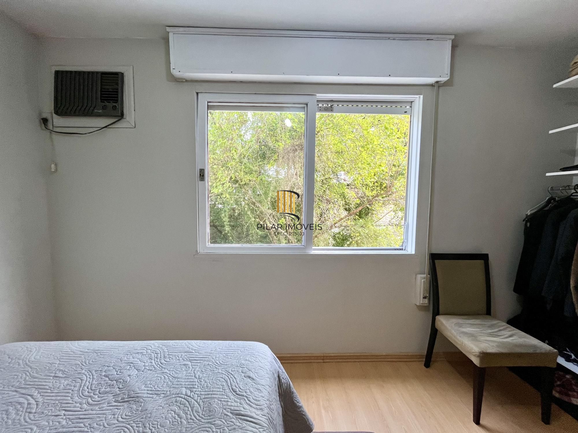 Apartamento com 02 quartos no Bairro Passo da Areia, Porto Alegre