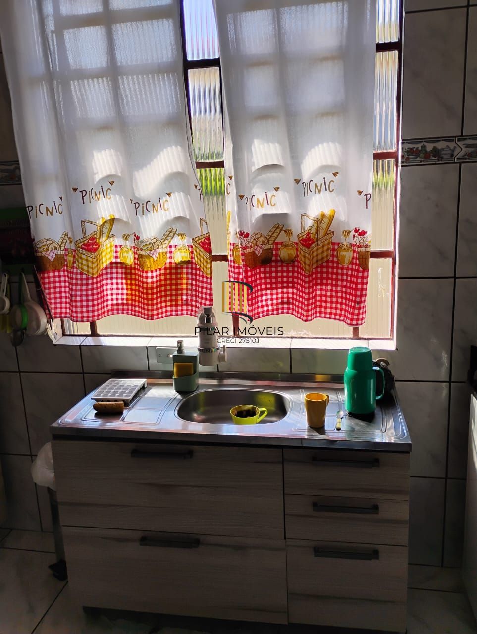 casa térrea 3 dormitórios com 2 vagas cobertas e demais descobertas no bairro cristal