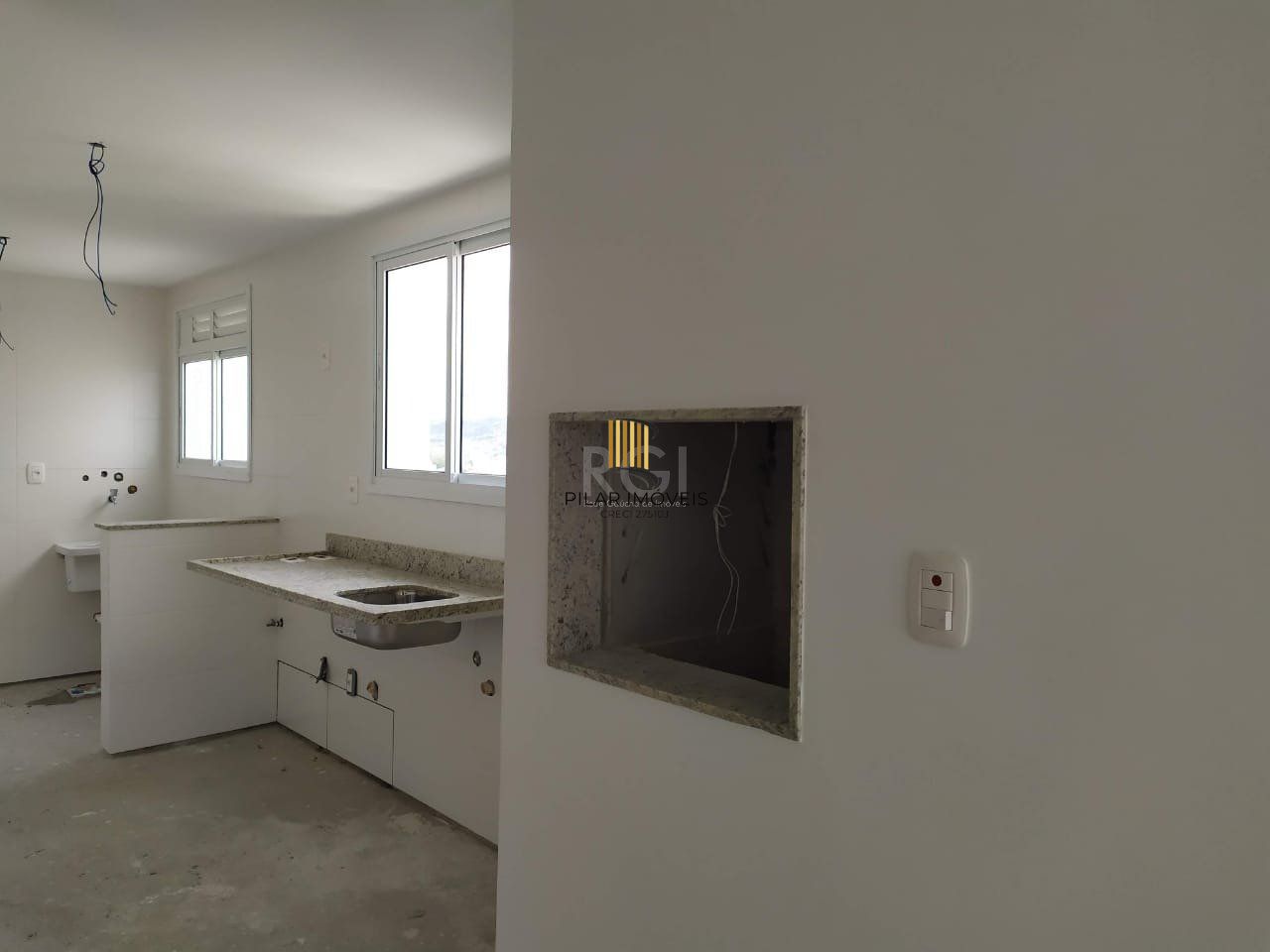 Apartamento para Venda - 90.31m², 2 dormitórios, sendo 2 suites, 2 vagas - Petrópolis