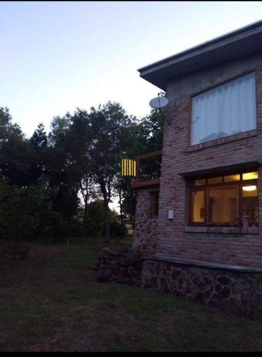 Sitio com casa de 90m², 2 quartos, sacada, Serra Grande em Gramad