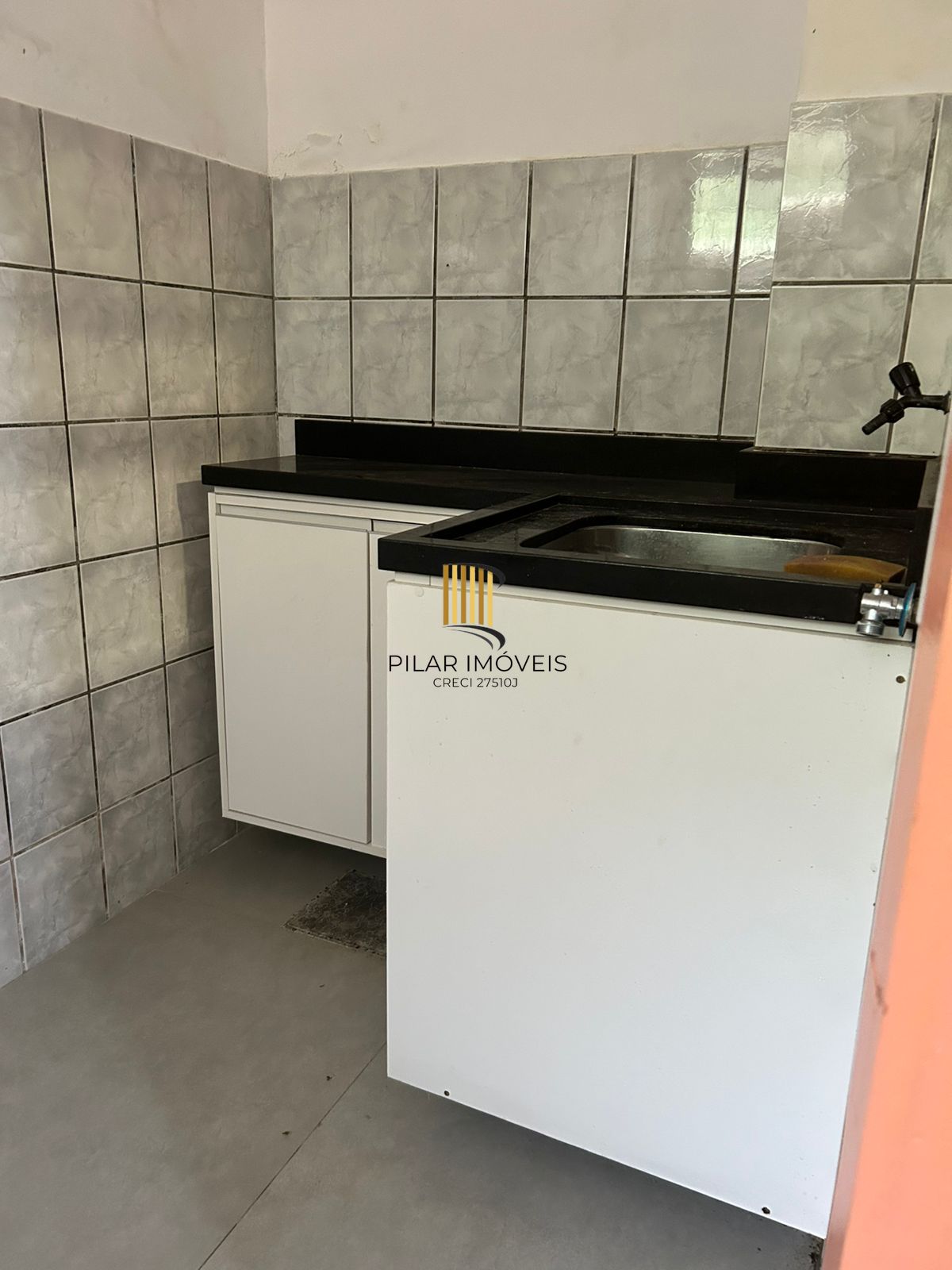 Casa 2 dormitórios no bairro Guarujá