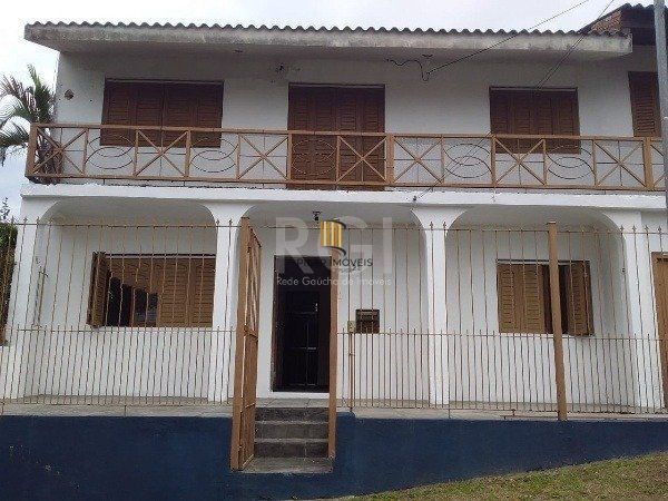 Casa  3 dormitórios, sendo 1 suites, 2 vagas - Medianeira, Porto Alegre/RS