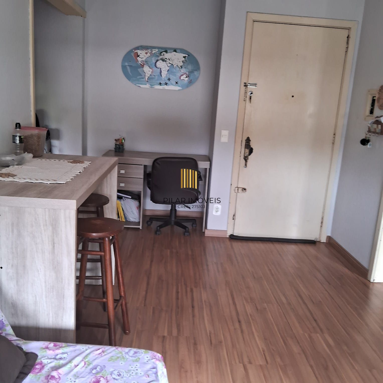 Apartamento com 01 Quarto e 01 vaga no Bairro Morro Santana