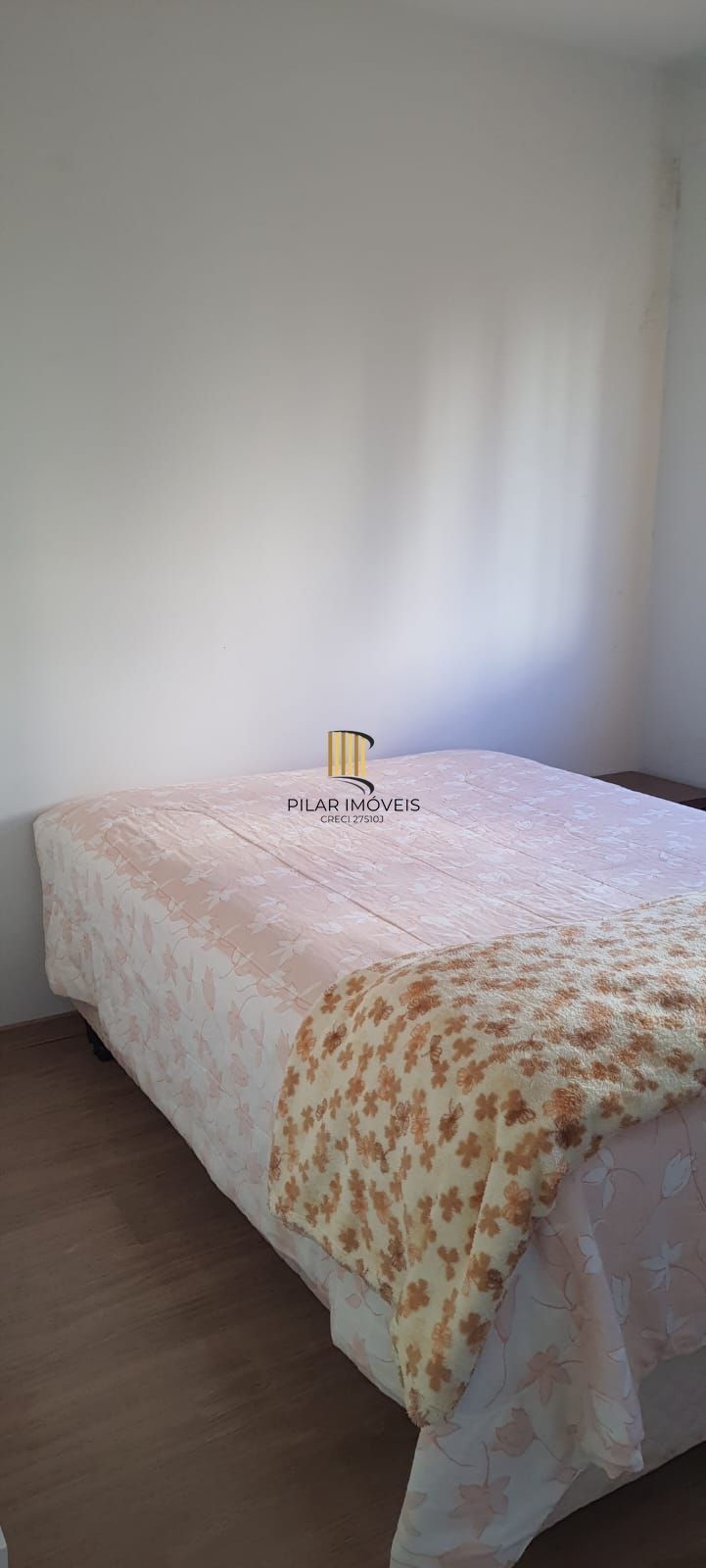 Apartamento com 03 dormitórios (01 suíte), 01 vaga no bairro Morro Santana