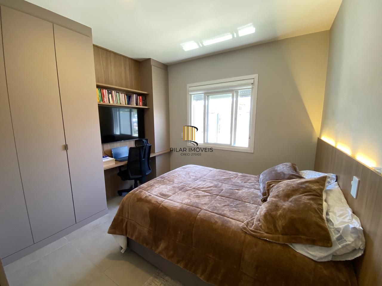 Casa com 03 quartos (01 suíte) e 01 vaga no Bairro Hípica em Porto Alegre