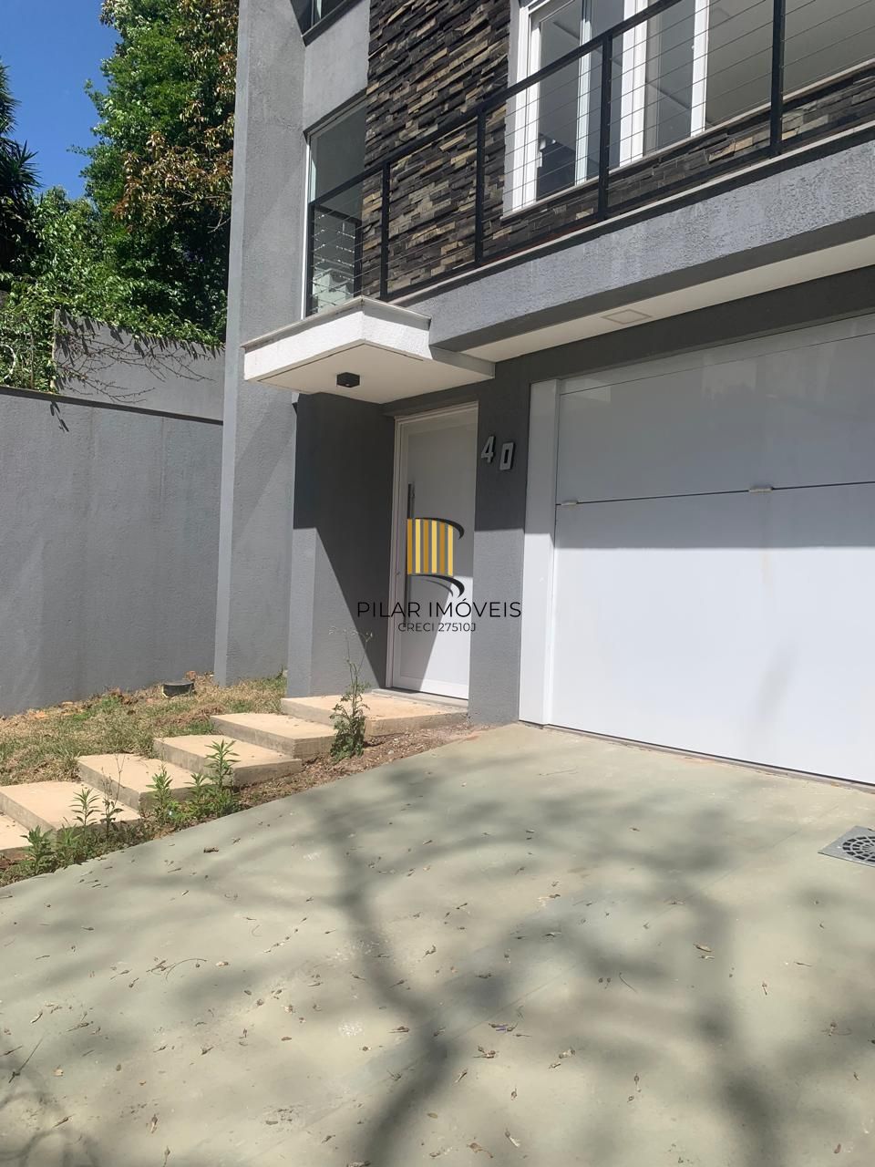 Casa com 3 dormitórios e suíte à Venda no Bairro Medianeira - Porto Alegre/RS