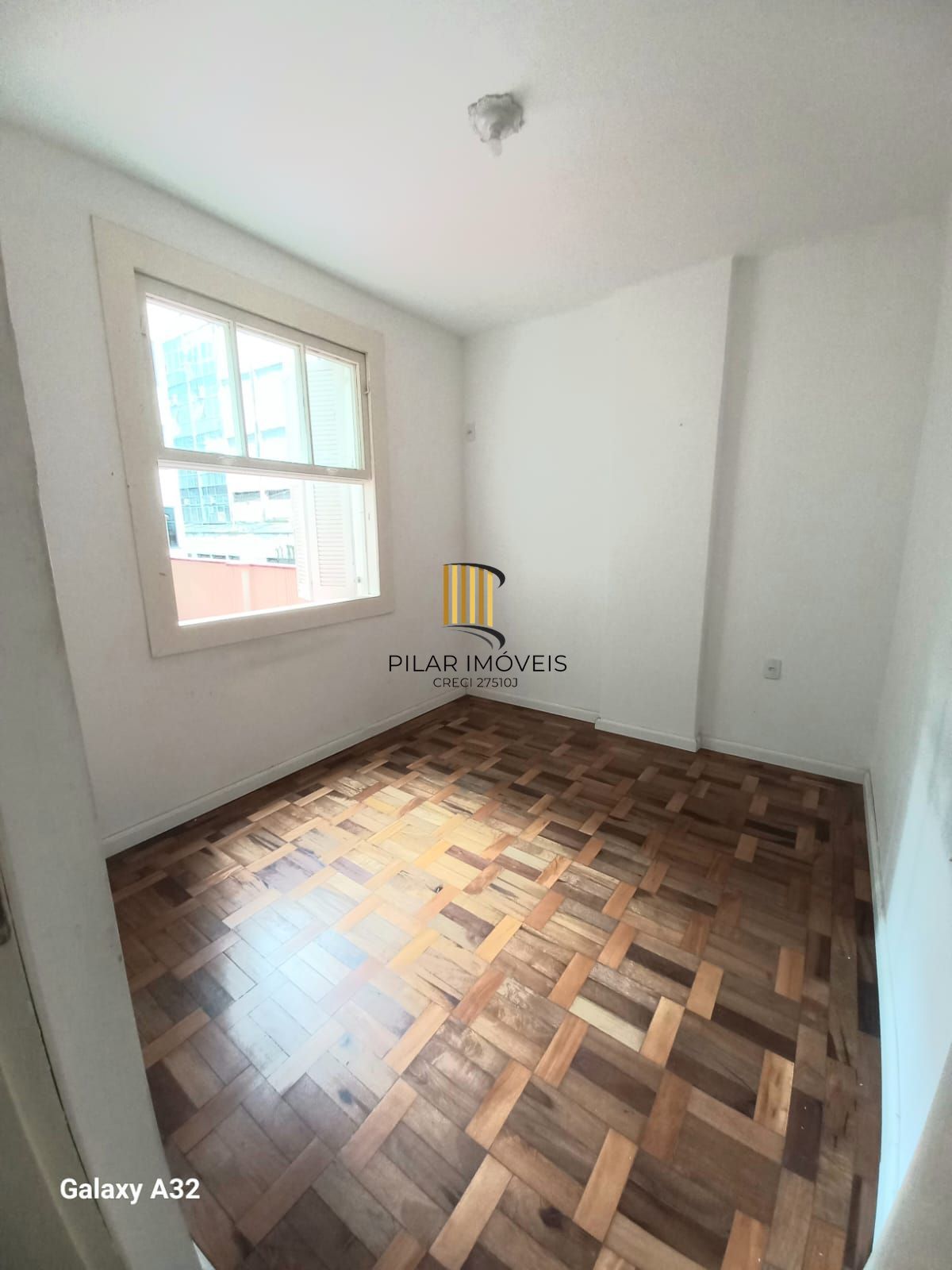 AMPLO APARTAMENTO NO CENTRO HISTÓRICO