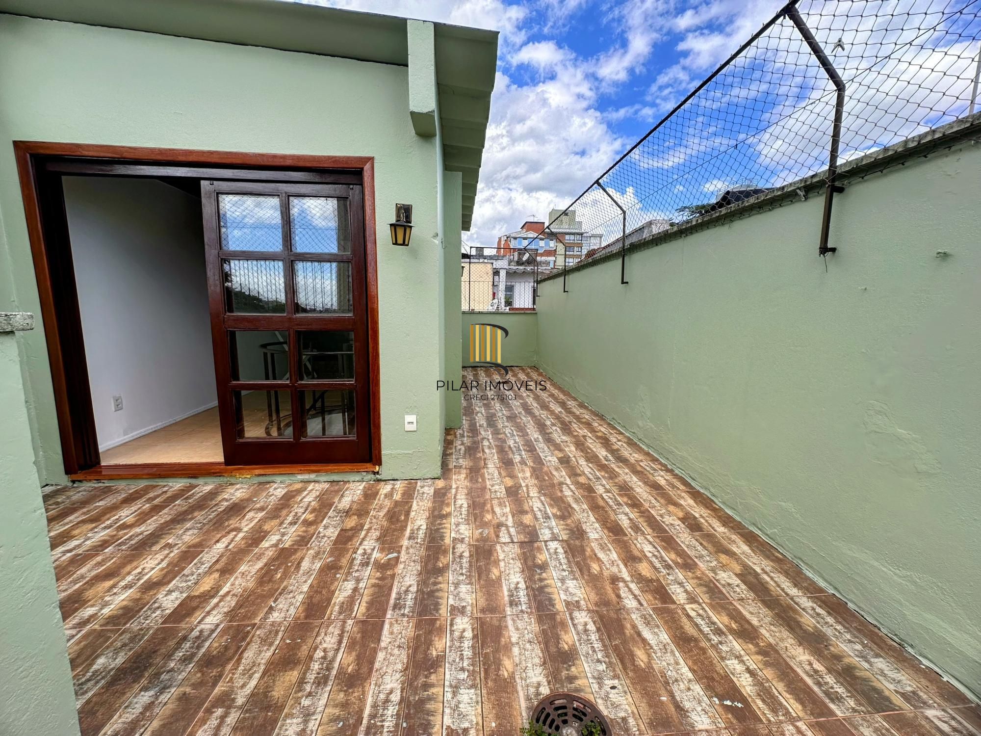 Cobertura a venda 1 dormitório no bairro Petrópolis em Porto Alegre.