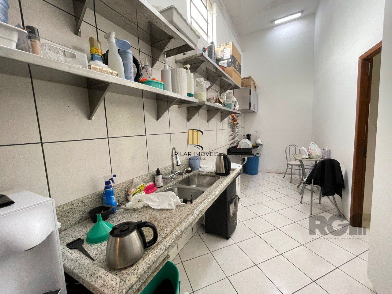Prédio comercial 225m², com 5 lojas individuais, pé direito alto - ótima localização na Vila Conceição.