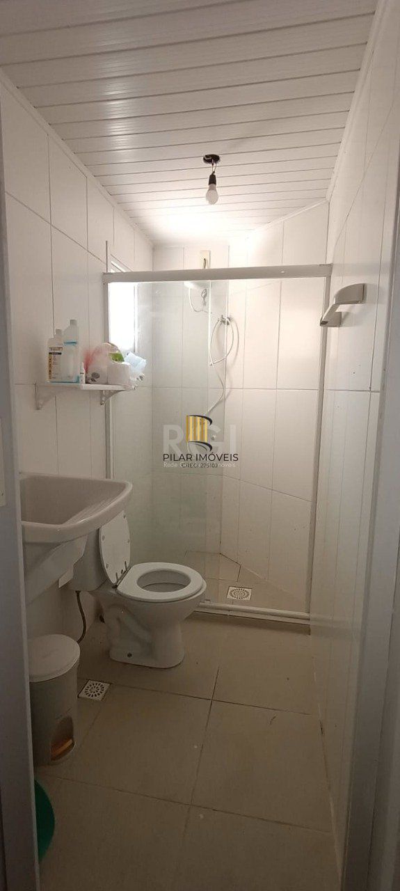 Casa para Venda - 250m², 3 dormitórios, sendo 1 suites, 2 vagas - Vila Nova, Porto Alegre