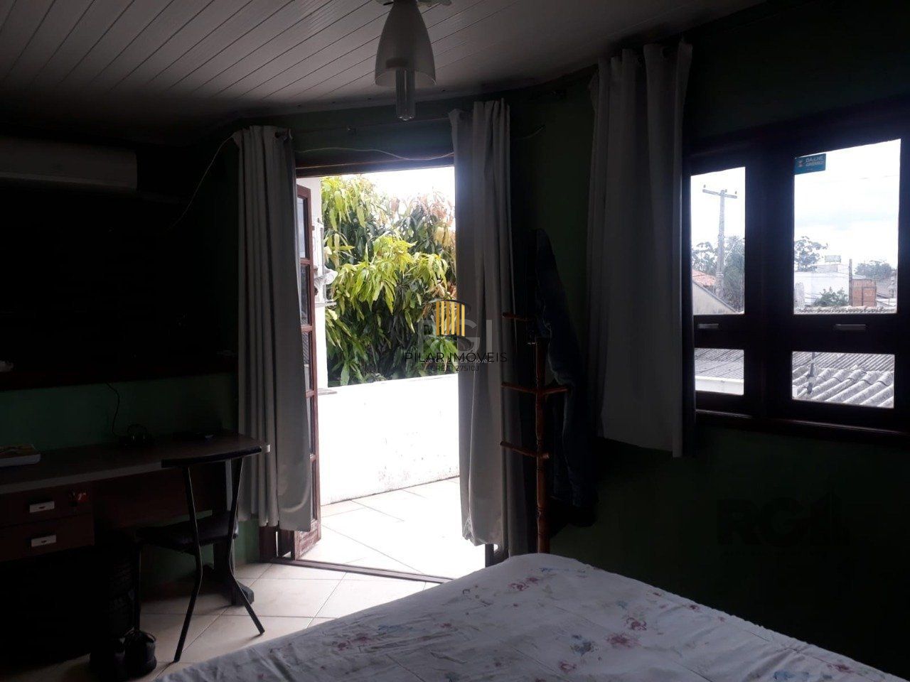 Casa com 3 dormitórios, sendo 1 suíte no bairro Hípica