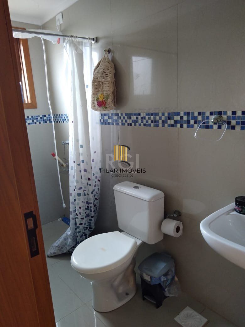 Casa para Venda - 100.45m², 4 dormitórios, sendo 2 suites, Guarujá, Porto Alegre