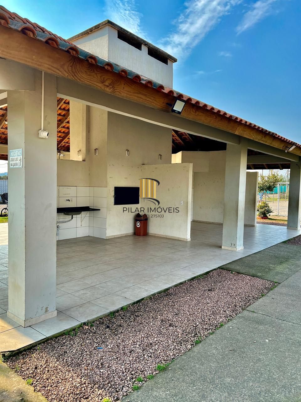 Apartamento Térreo com 02 Quartos.