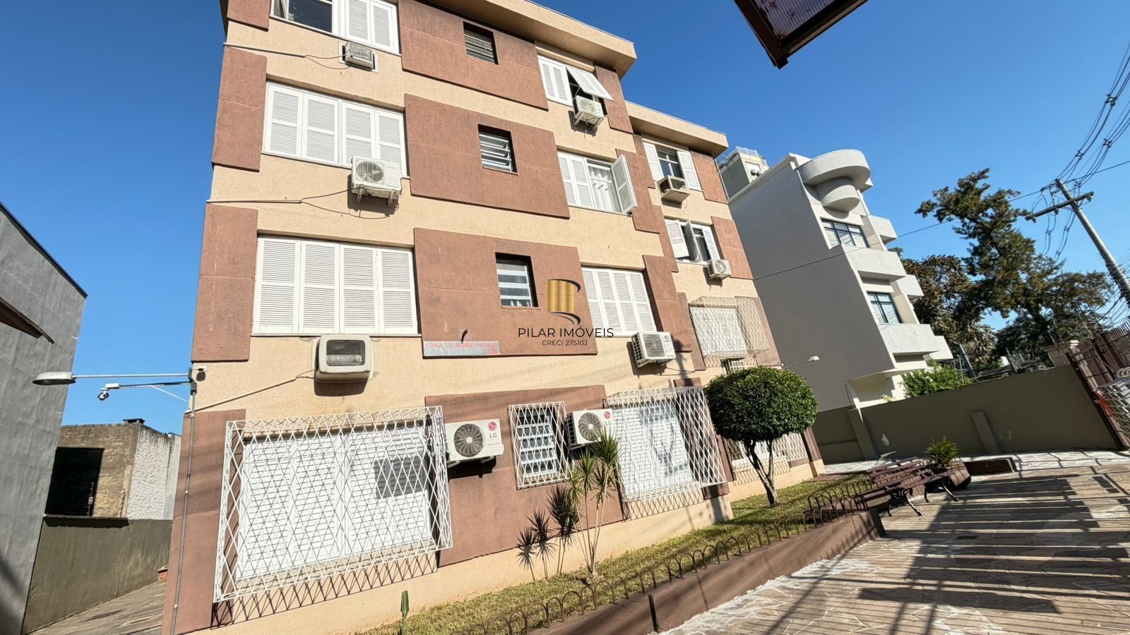 Apartamento de 2 dormitórios com vista para o Marinha no bairro Menino Deus em Porto Alegre/RS