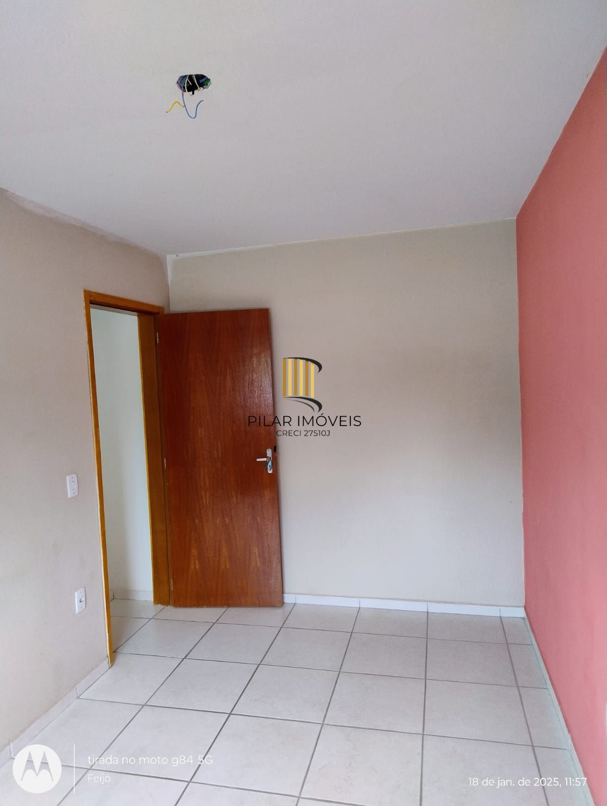 Apartamento com 02 quartos e 01 vaga no Bairro Chapéu do Sol