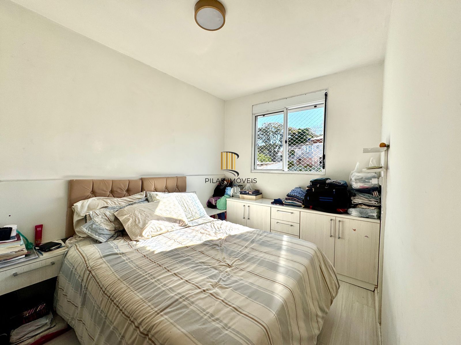 Apartamento de 02 dormitórios No Bairro Teresópolis de Porto Alegre