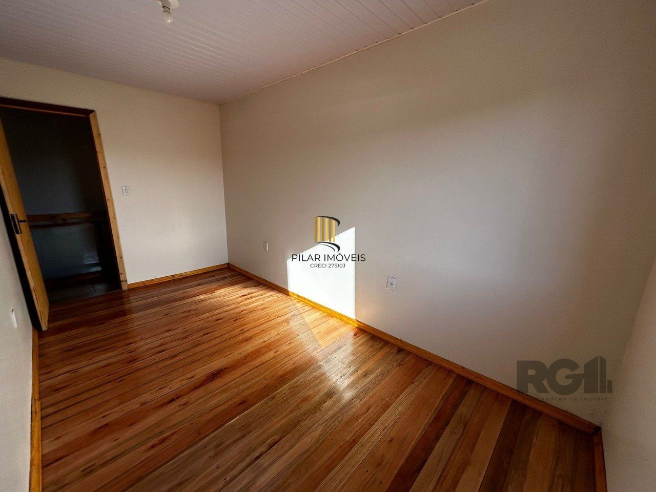 Casa para Venda - 120m², 5 dormitórios, 2 vagas - Hípica, Porto Alegre