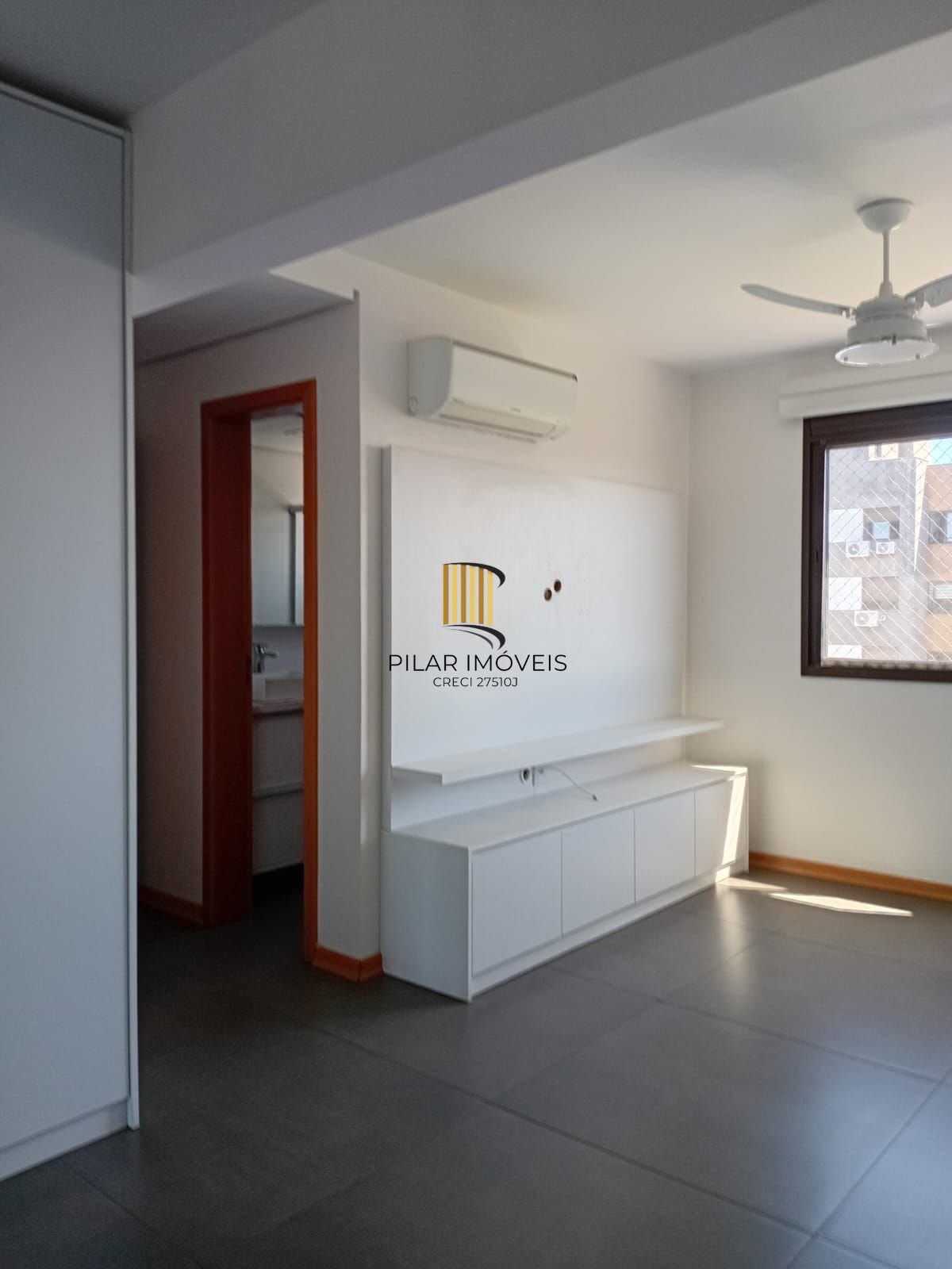 Apartamento 2 quartos, suíte, vaga coberta no bairro Camaquã em Porto Alegre/RS