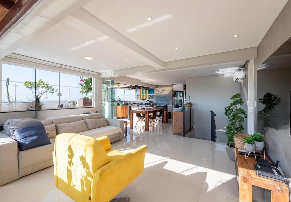 Cobertura com 157m2, 3 dormitórios no bairro Boa Vista.