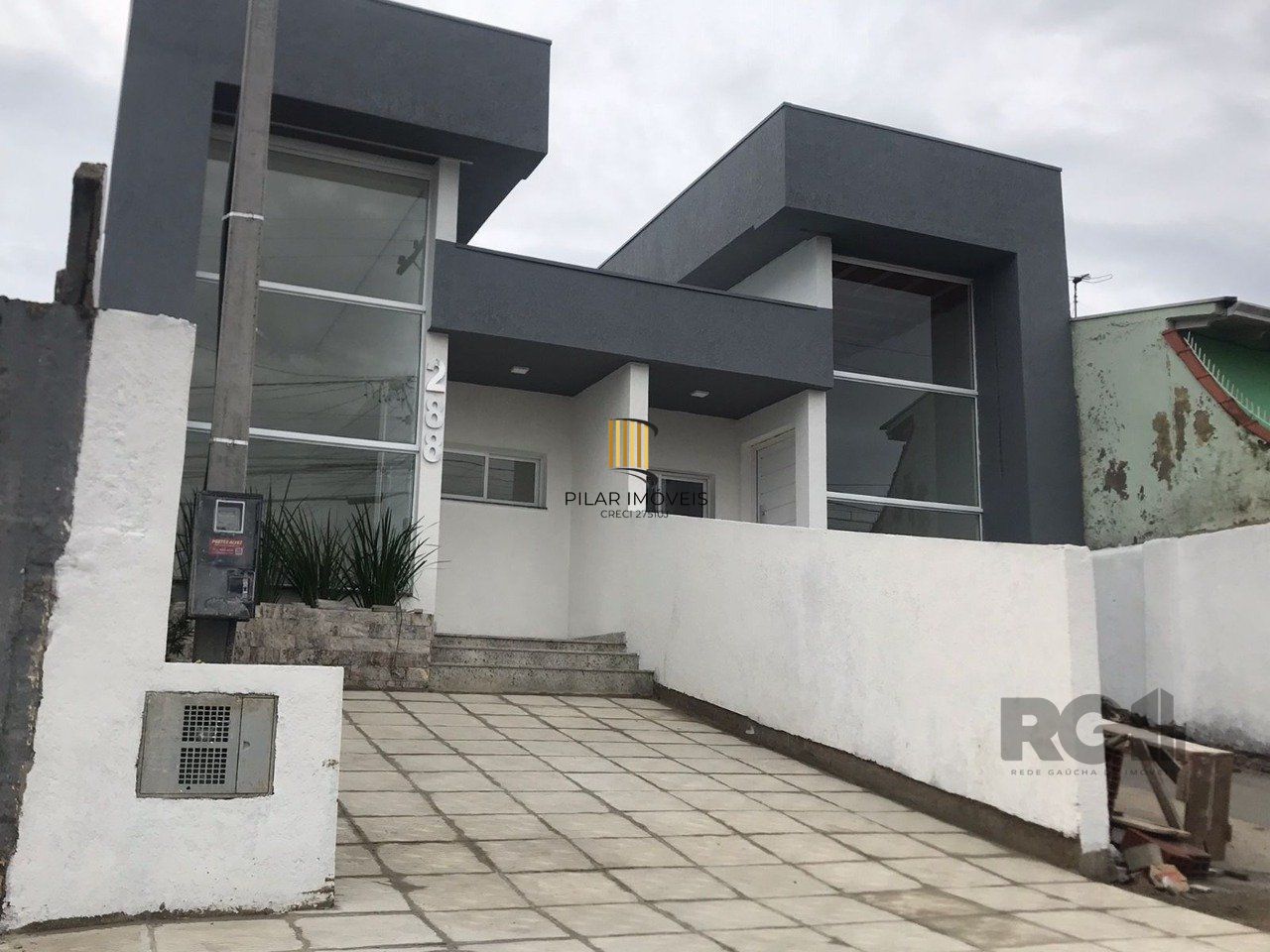 Casa 3 dormitórios no bairro COHAB A