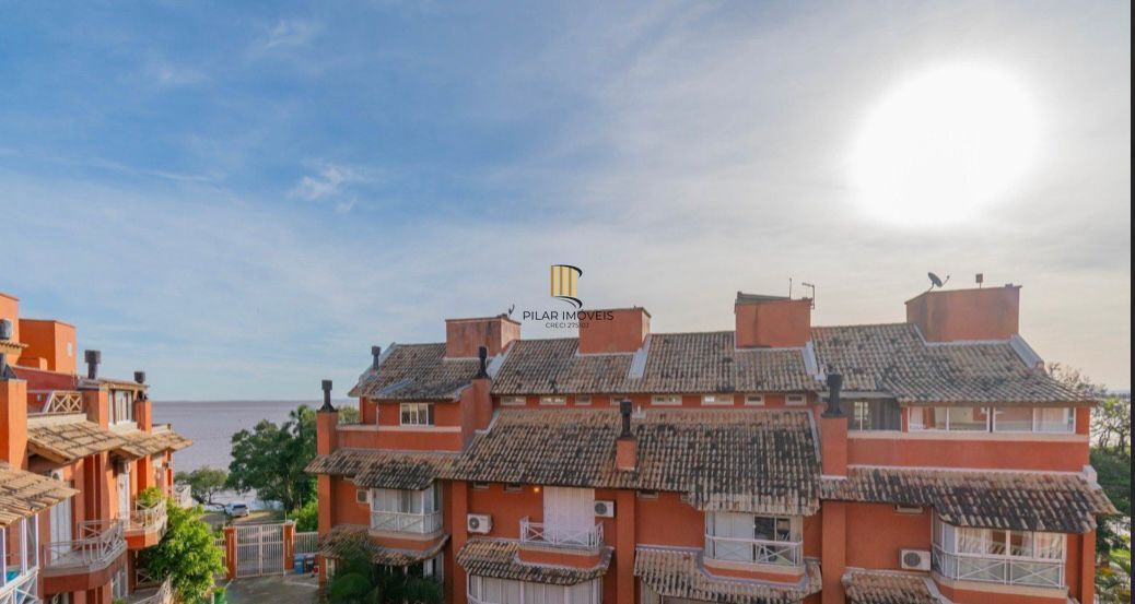 Casa em Condomínio Fechado no Bairro Vila Assunção  de Porto Alegre/RS