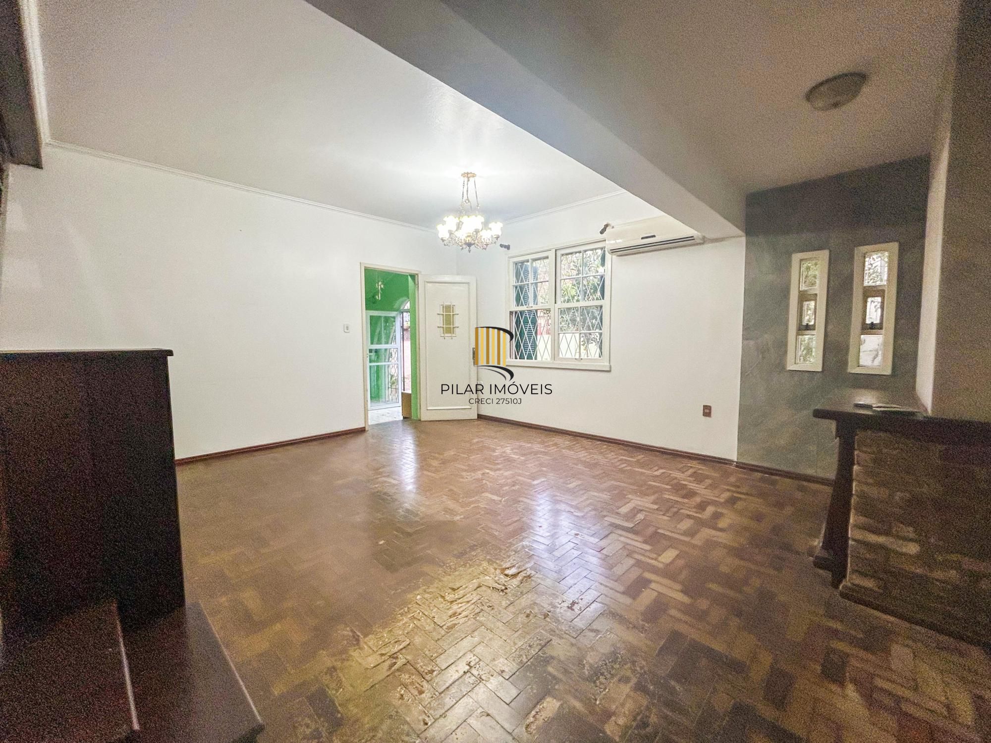 Casa Residencial com 3 Quartos, sendo 1 suíte e 3 Banheiros, no Bairro Santa Teresa em Porto Alegre, RS