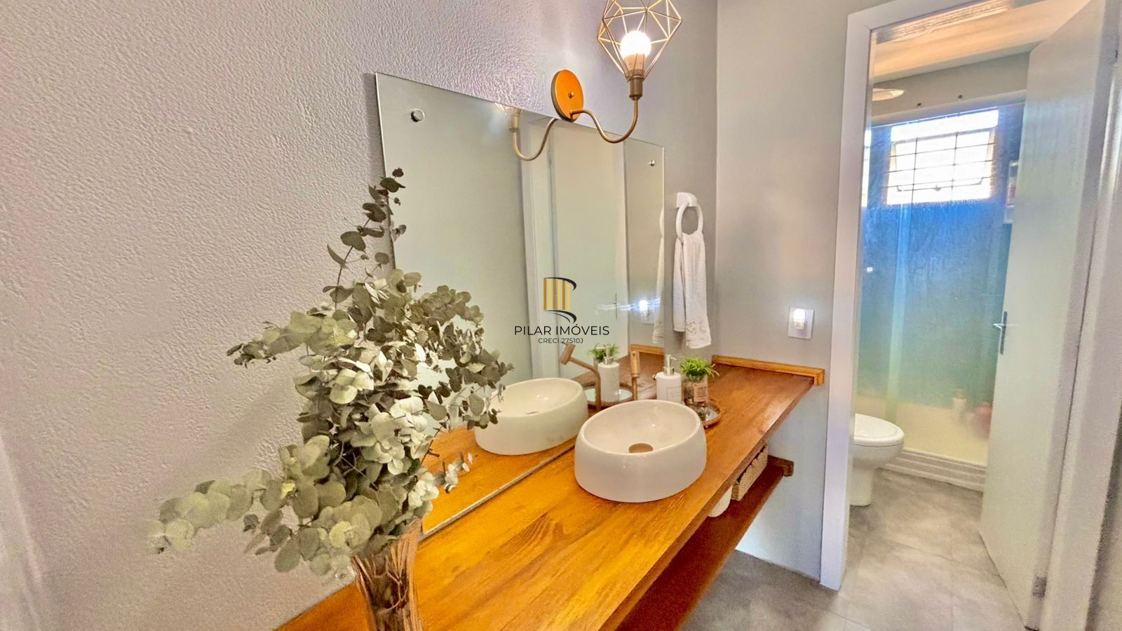 Casa em Condomínio com 03 quartos e 02 vagas no Bairro Humaitá em Porto Alegre