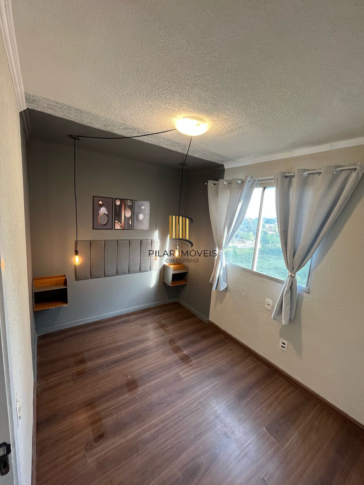 Apartamento com 02 quartos e 01 vaga no Bairro Sarandi