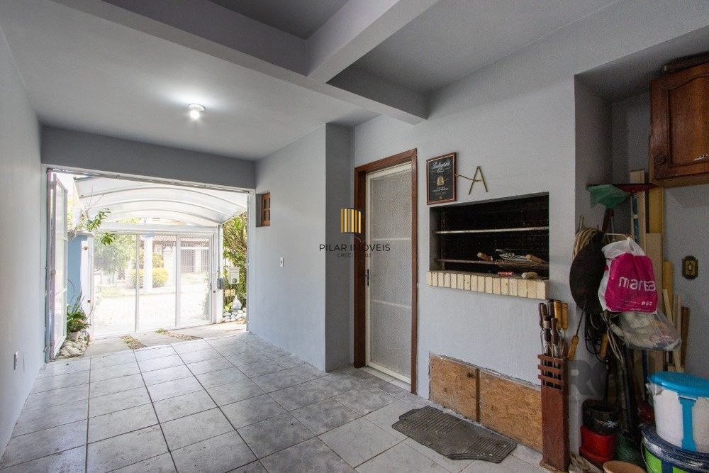 Casa 3 dormitórios no bairro Serraria