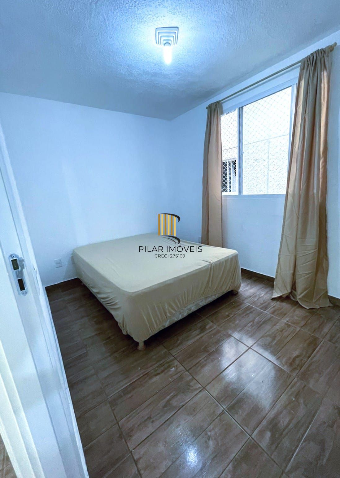 Apartamento com 02 quartos e 01 vaga no Bairro Sarandi