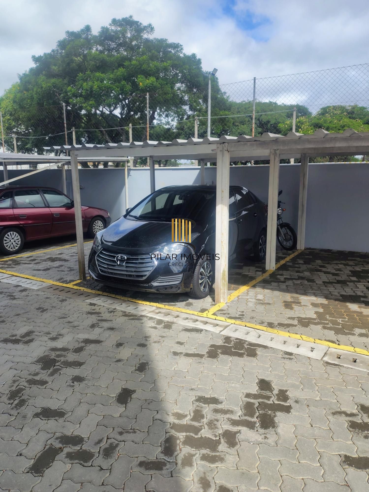 Apartamento térreo com 62m², 2 quartos, vaga coberta, Cavalhada, Porto Alegre/RS